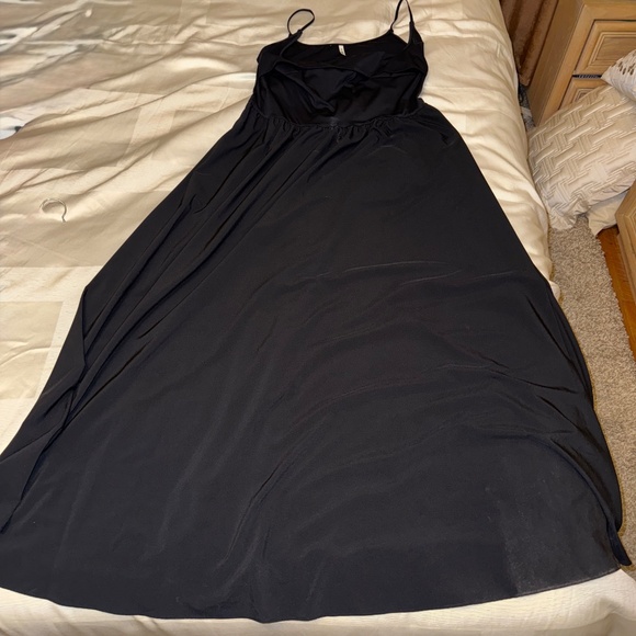 Halara – Breezeful™ Flowy Flare Maxi Quick-Dry Casual Slip Dress (Black). NWT. - Picture 4 of 6